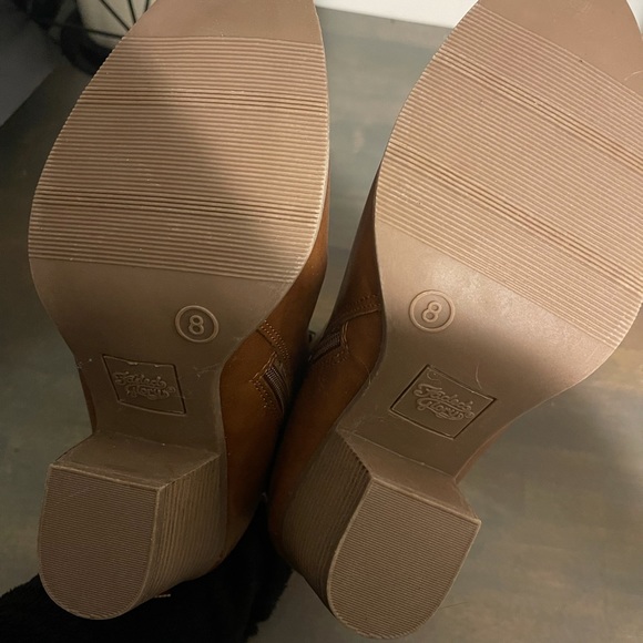 booties - Picture 3 of 5